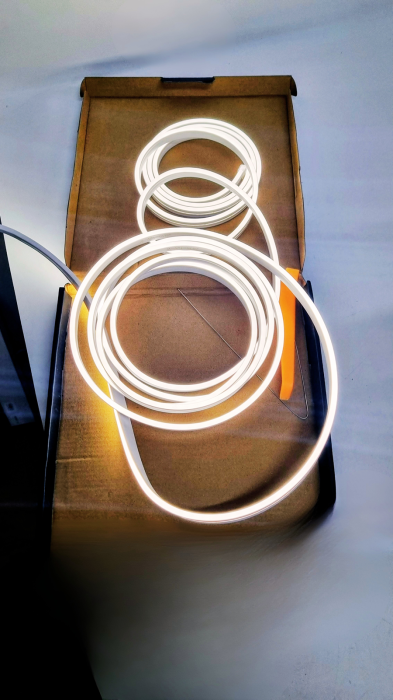 Banda LED portbagaj auto 5m lumina rece iluminare continua tip neon 12V activare automata [2]