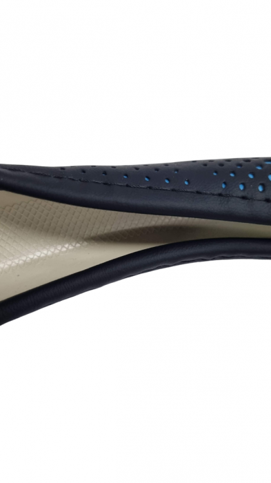Husa volan piele ecologica Perforata cu Albastru 37-39cm [3]