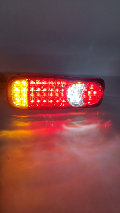 Lampa Led Spate cu 5 Functii, compatibila Renault, Fiat, Iveco 12V [4]