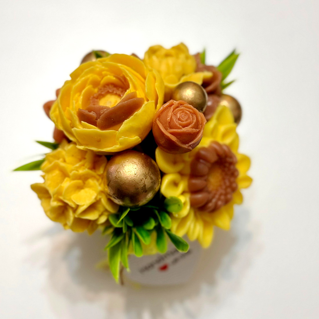 Aranjament din flori de sapun [3]