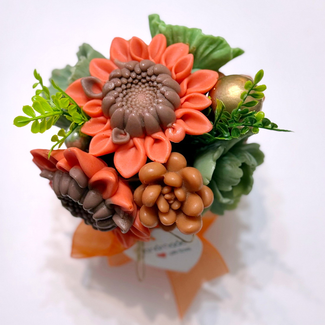 Aranjament din flori de sapun [2]