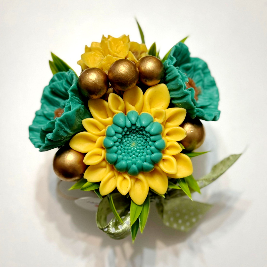 Aranjament din flori de sapun [3]