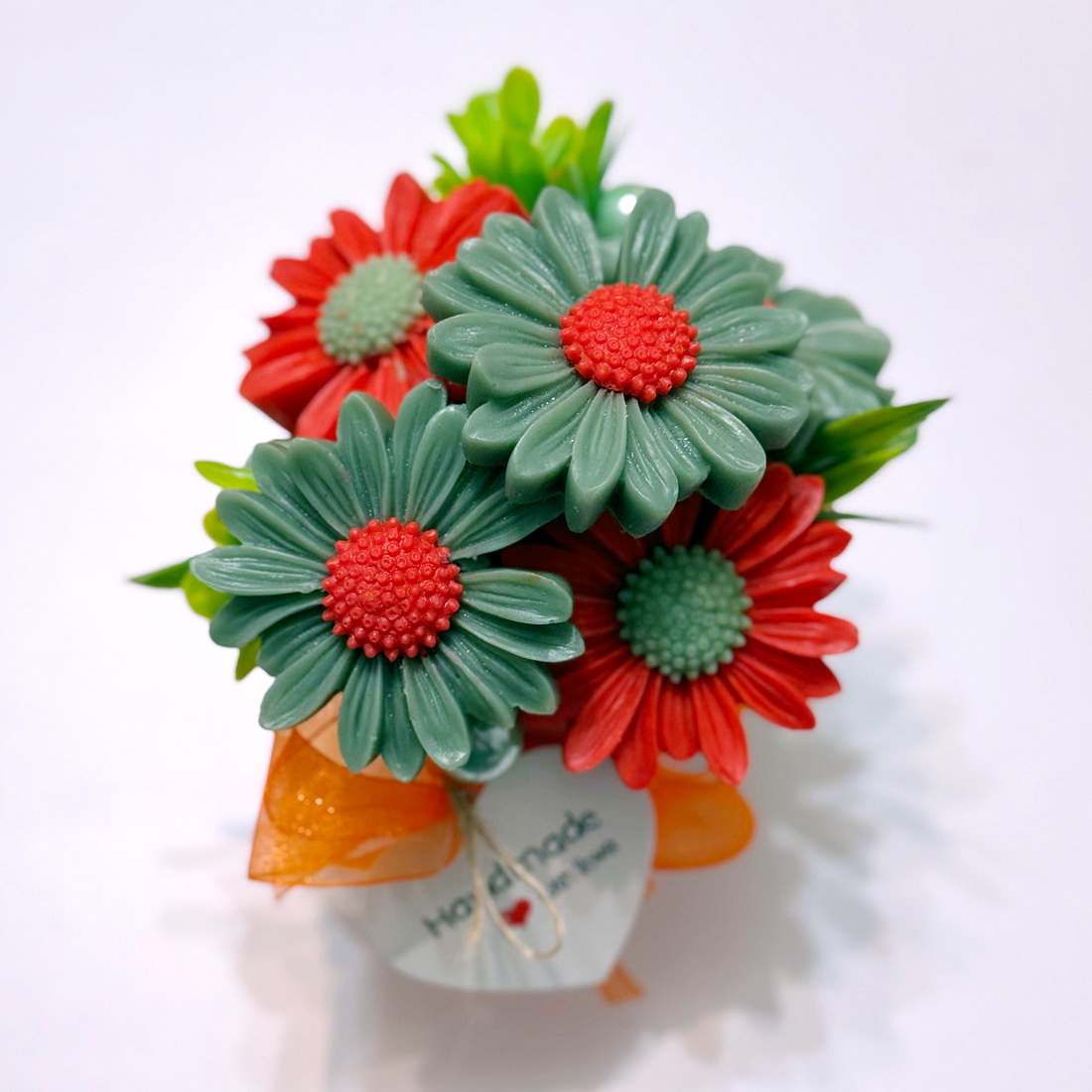 Aranjament din flori de sapun [3]