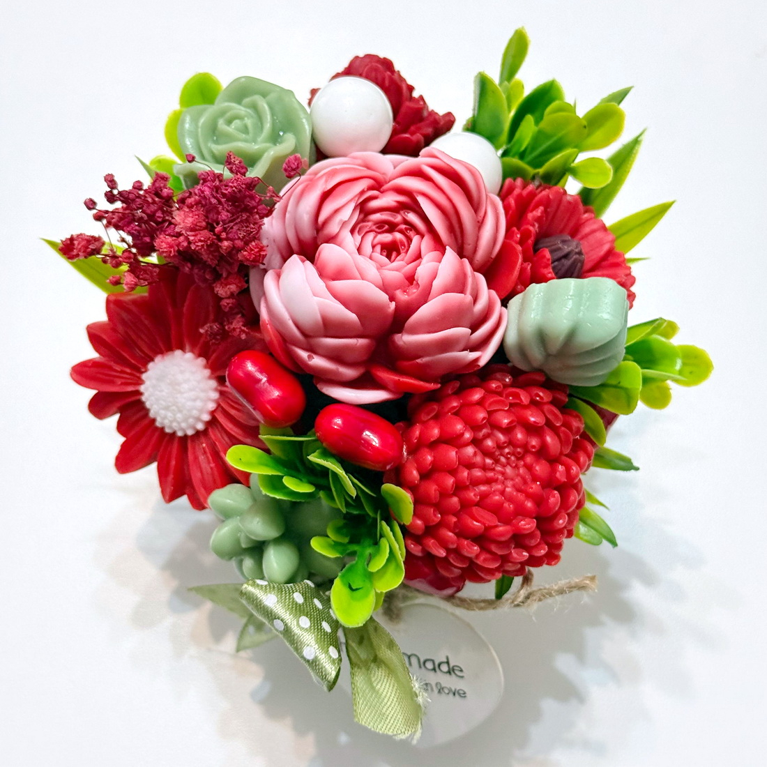 Aranjament din flori de sapun [3]