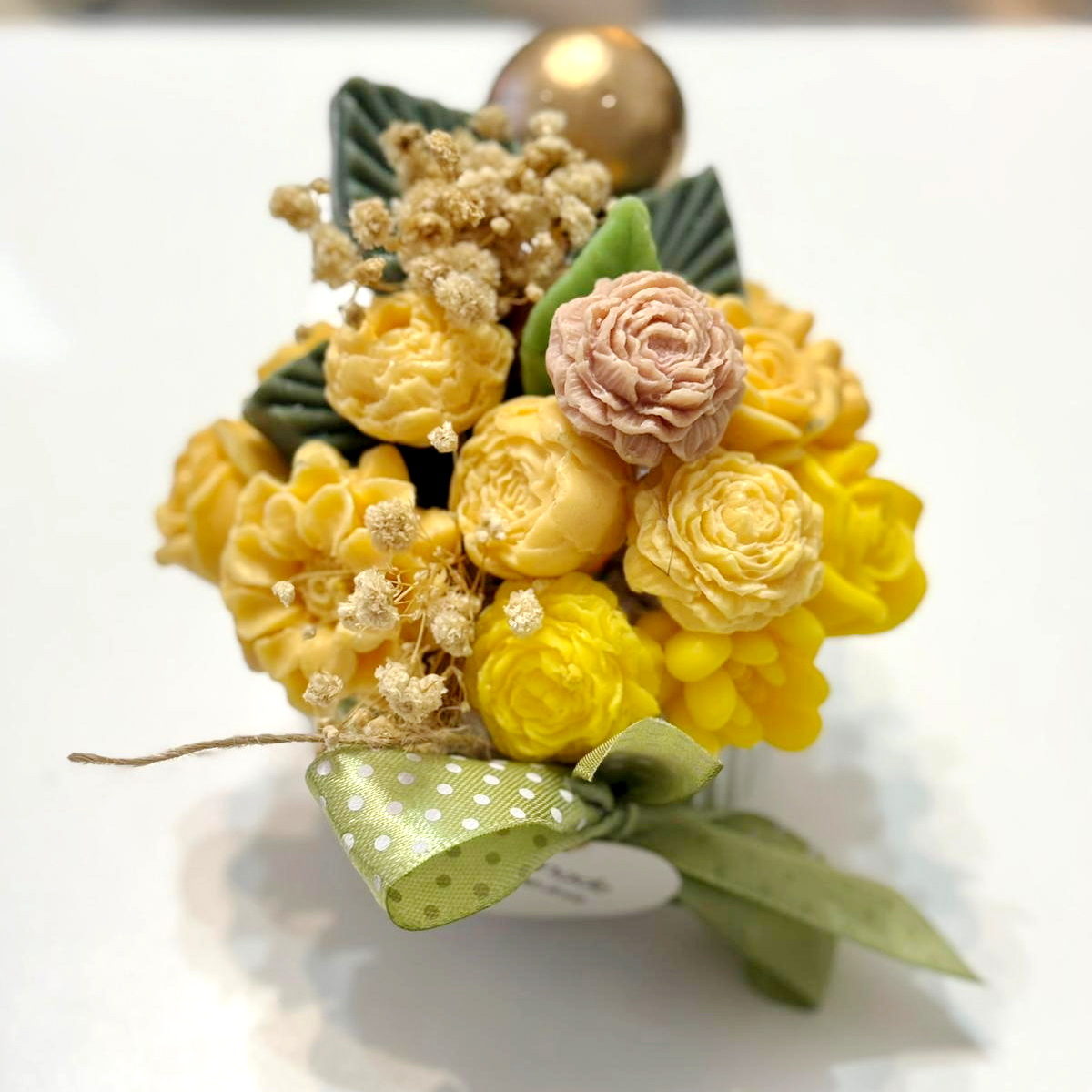 Aranjament din flori de sapun [4]