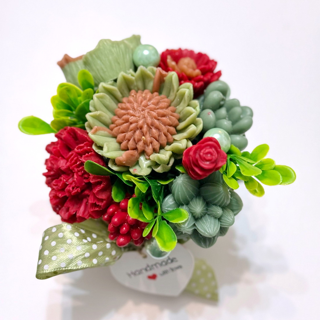 Aranjament din flori de sapun [3]