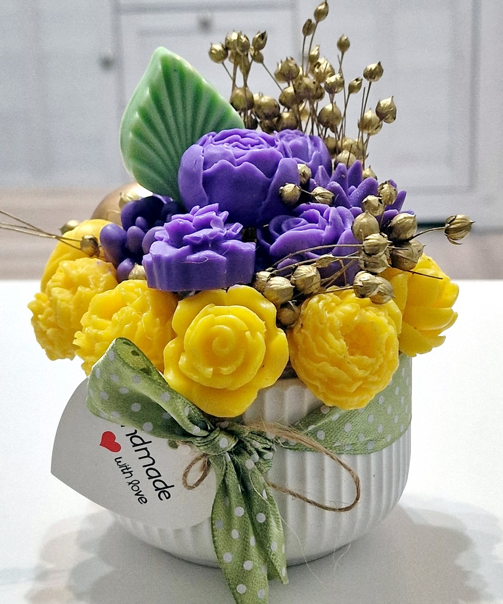 Aranjament din flori de sapun [2]