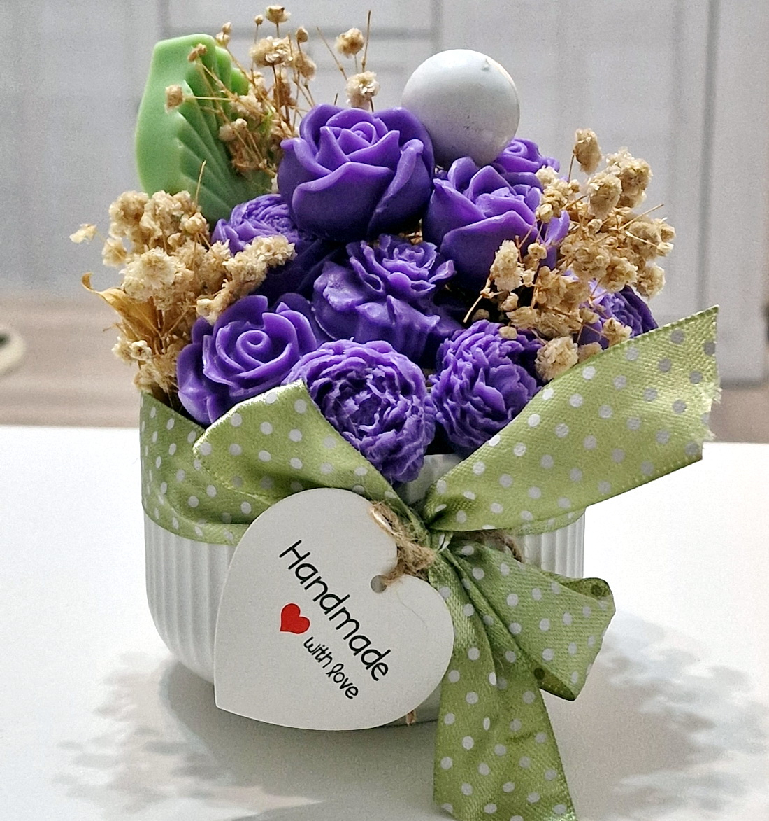 Aranjament din flori de sapun [2]