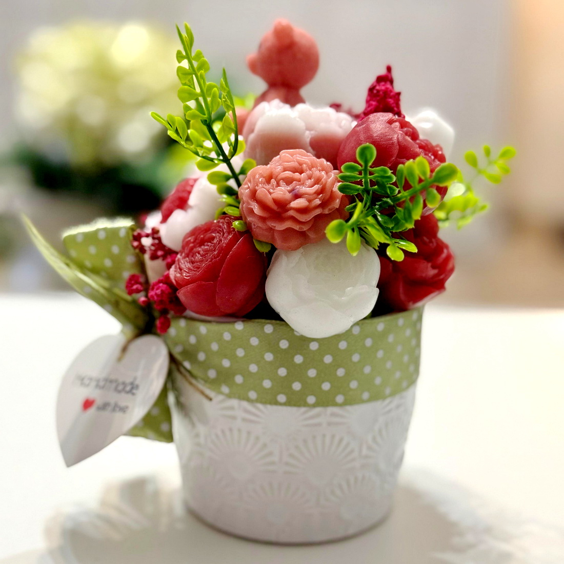 Aranjament din flori de sapun [5]