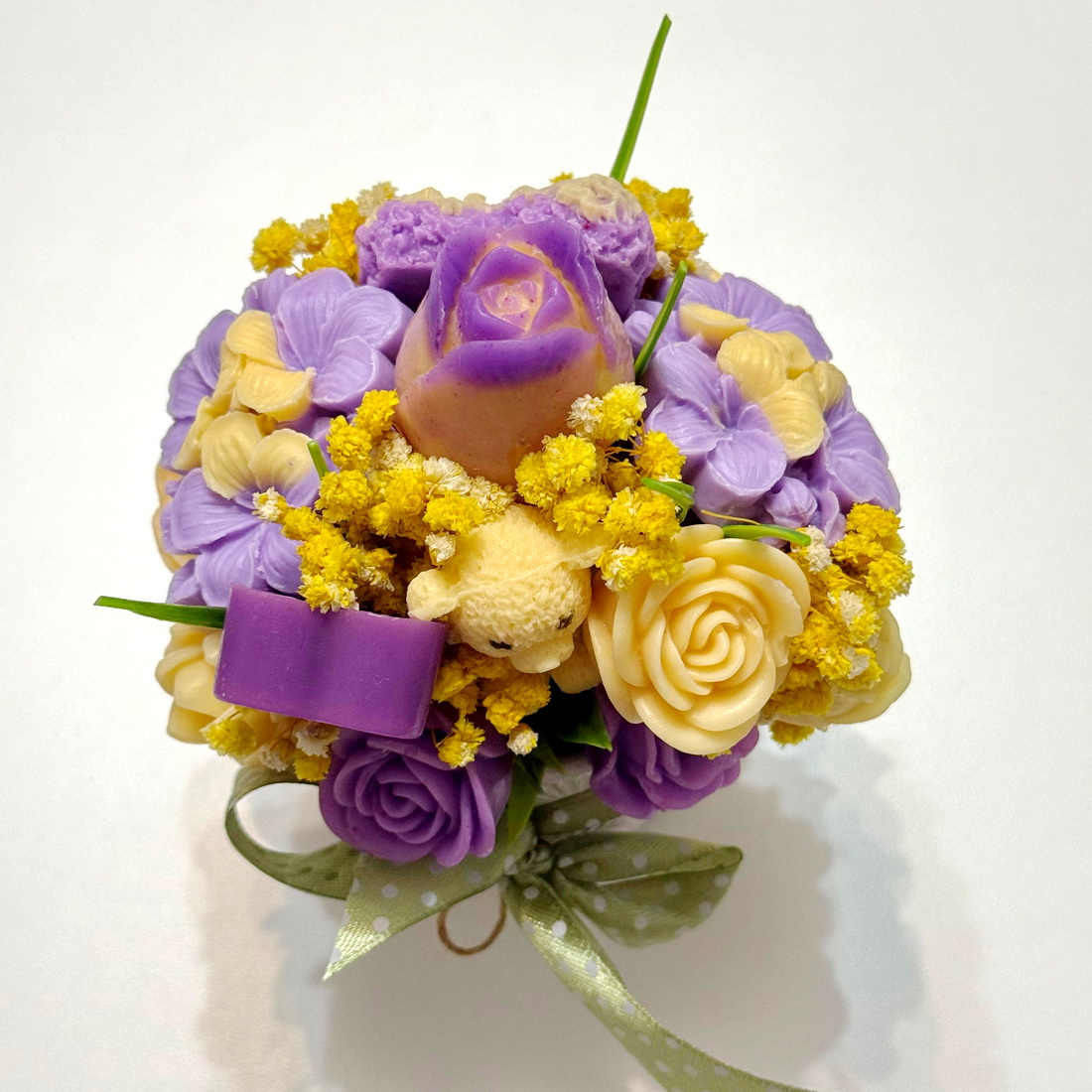 Aranjament din flori de sapun [3]