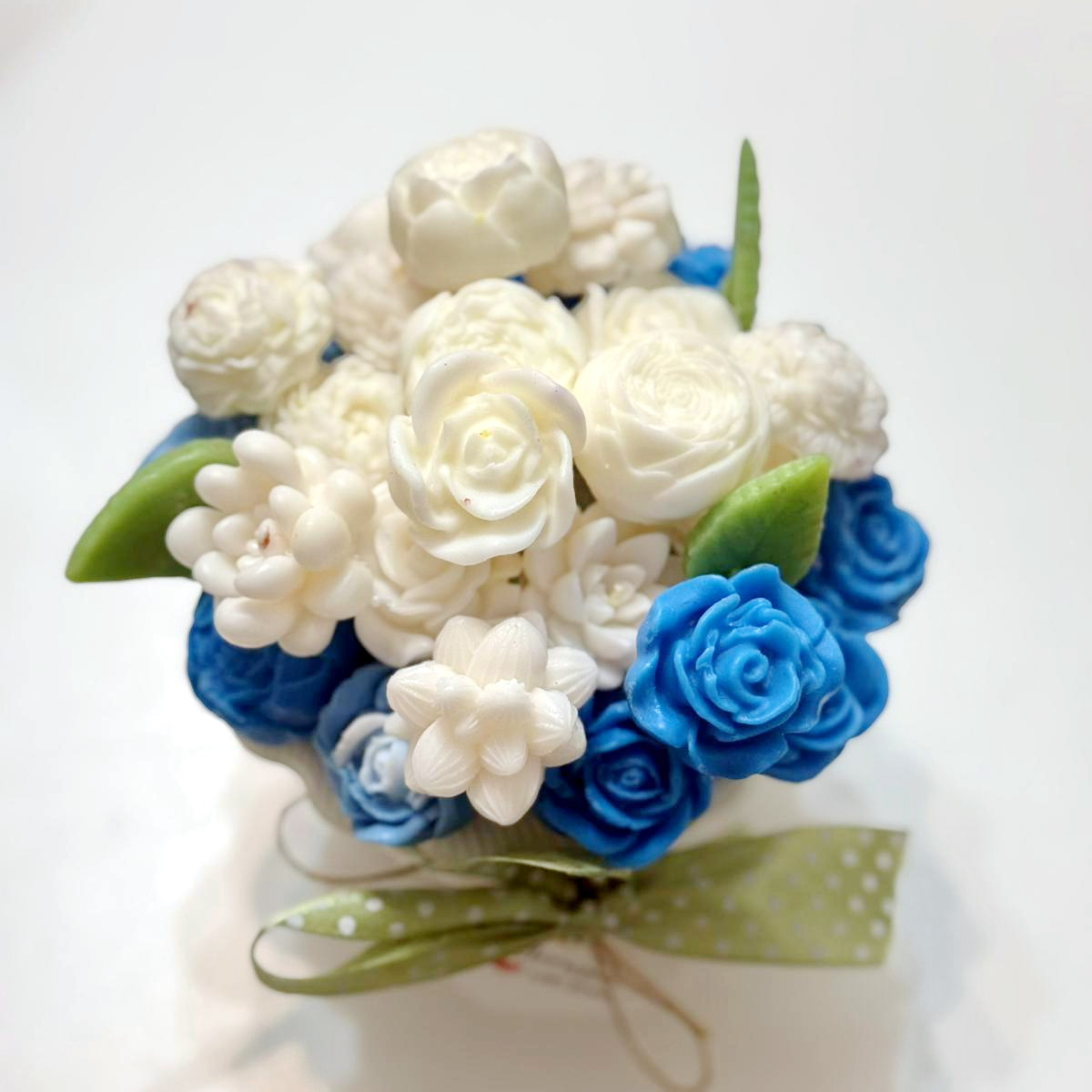 Aranjament din flori de sapun [3]