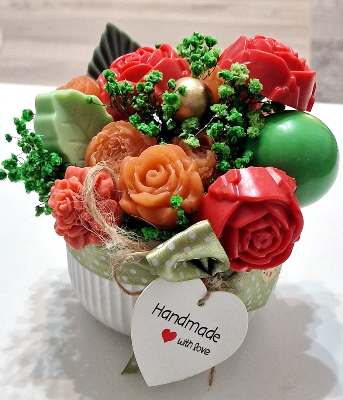 Aranjament din flori de sapun [2]