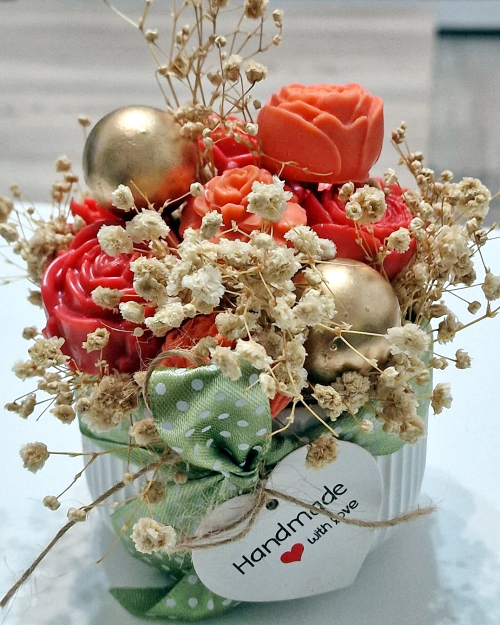 Aranjament din flori de sapun [3]