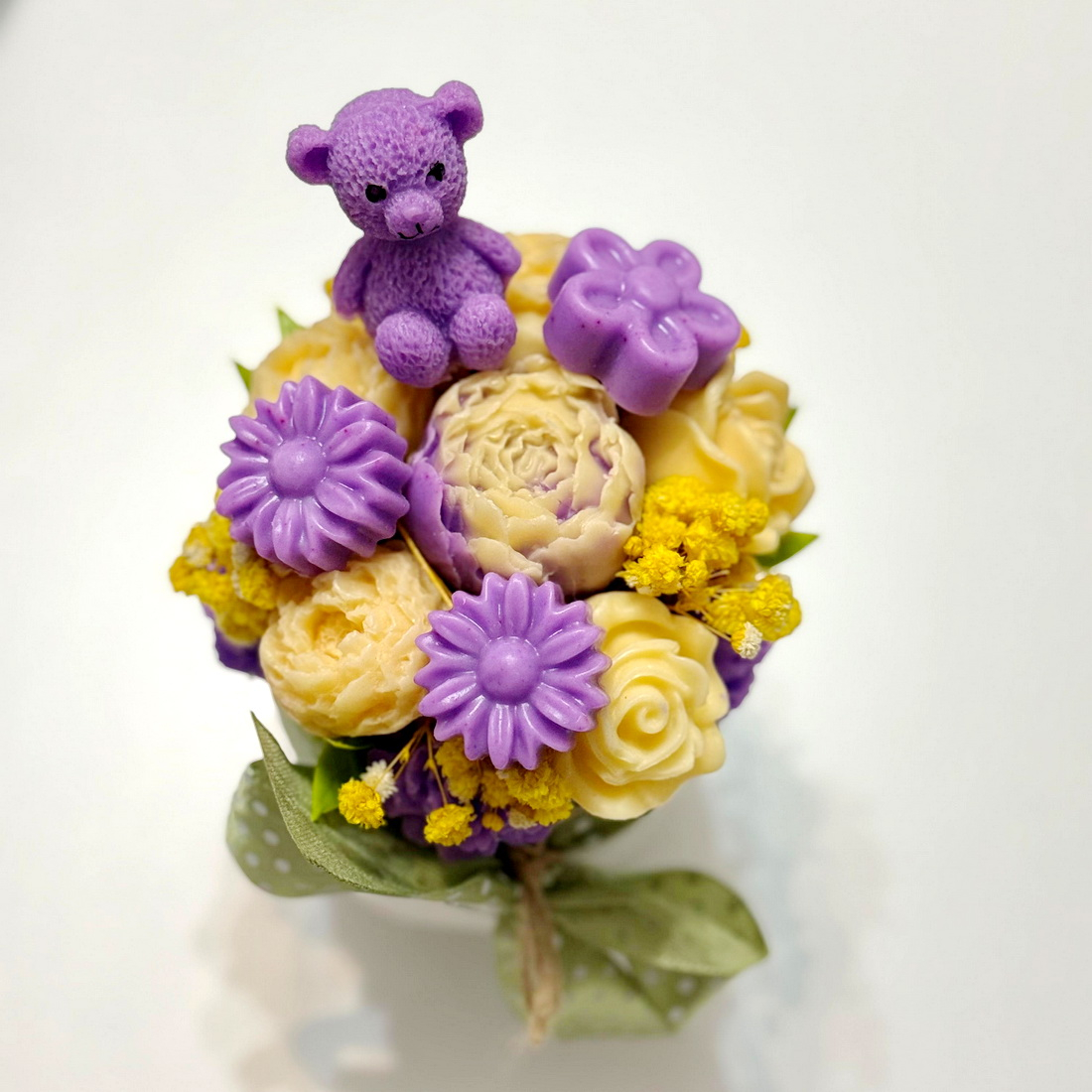 Aranjament din flori de sapun [3]