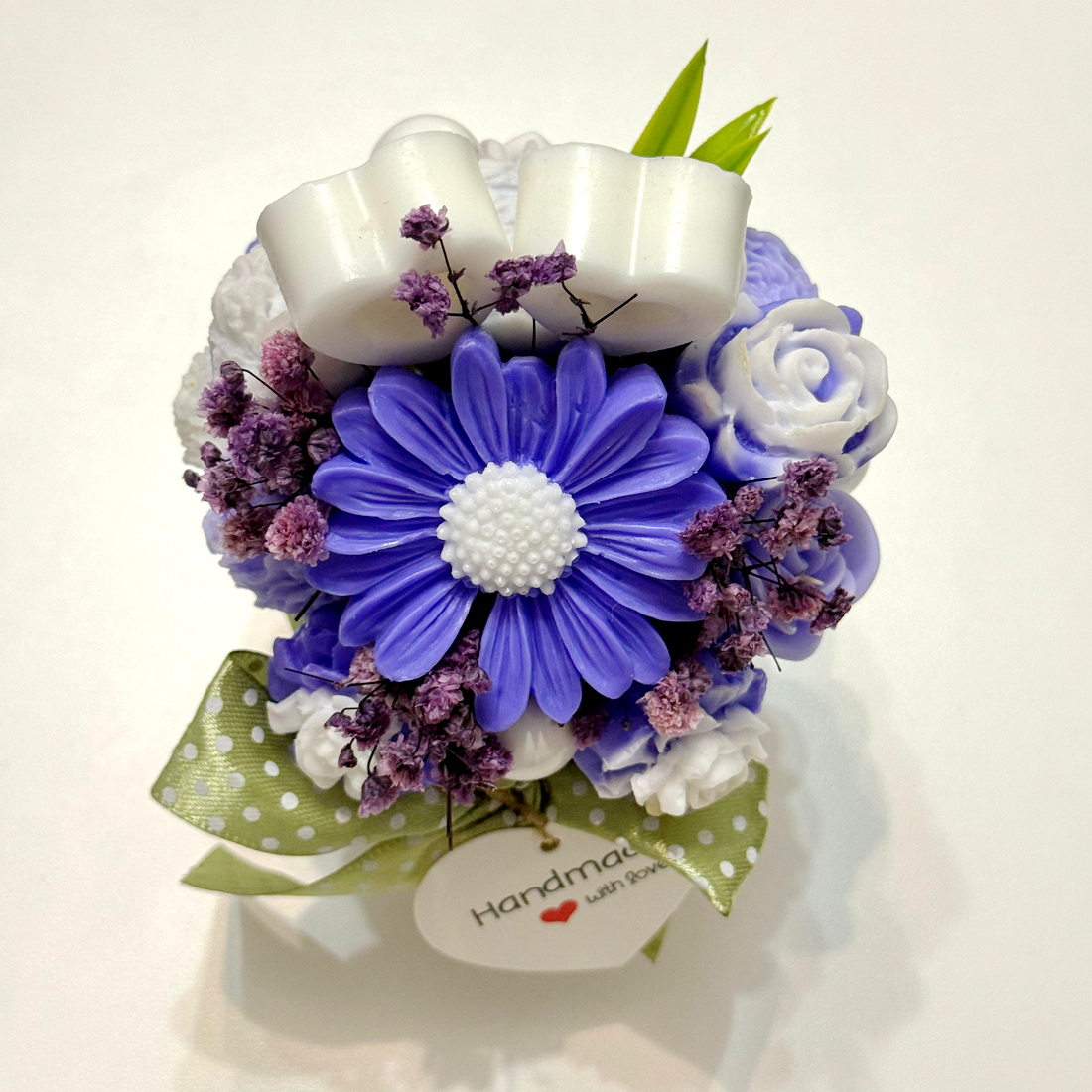 Aranjament din flori de sapun [3]