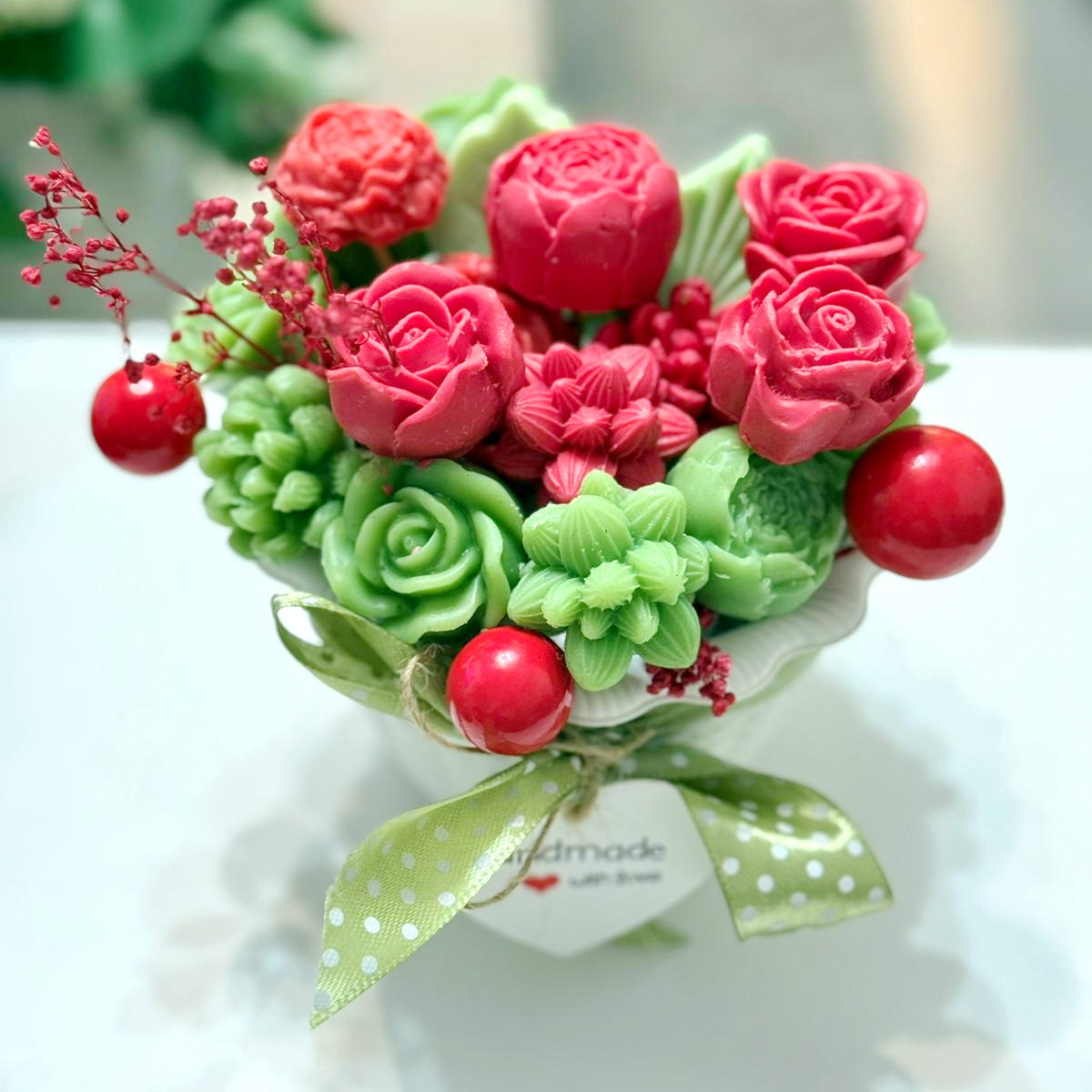 Aranjament din flori de sapun [3]