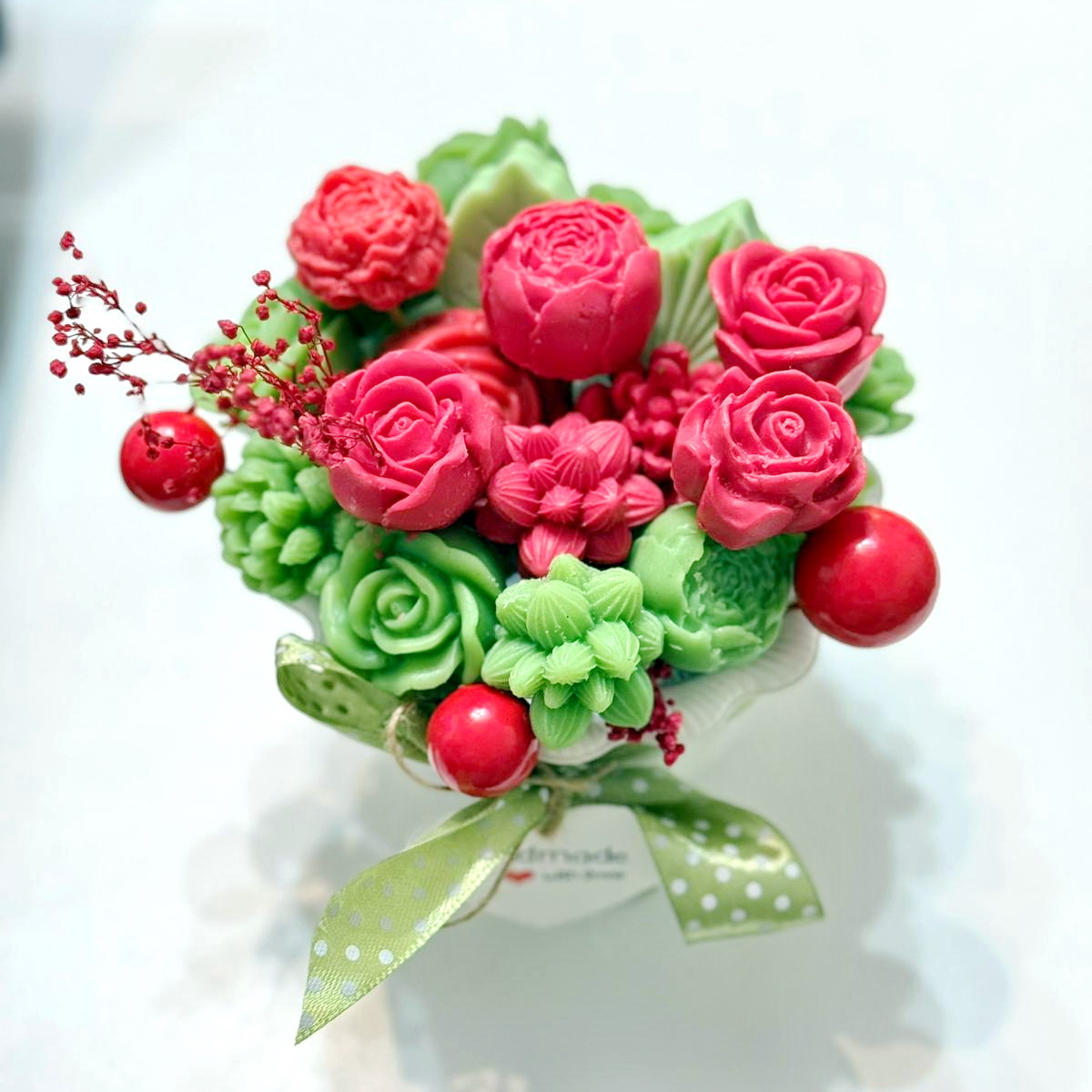 Aranjament din flori de sapun [2]