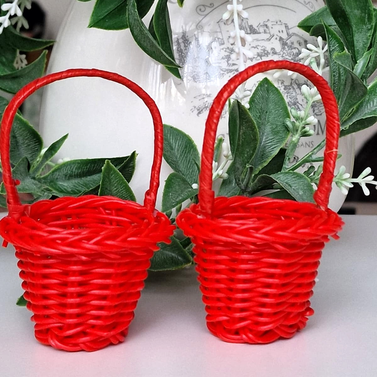 Cosulet rosu pentru aranjamente florale cu tortita [3]