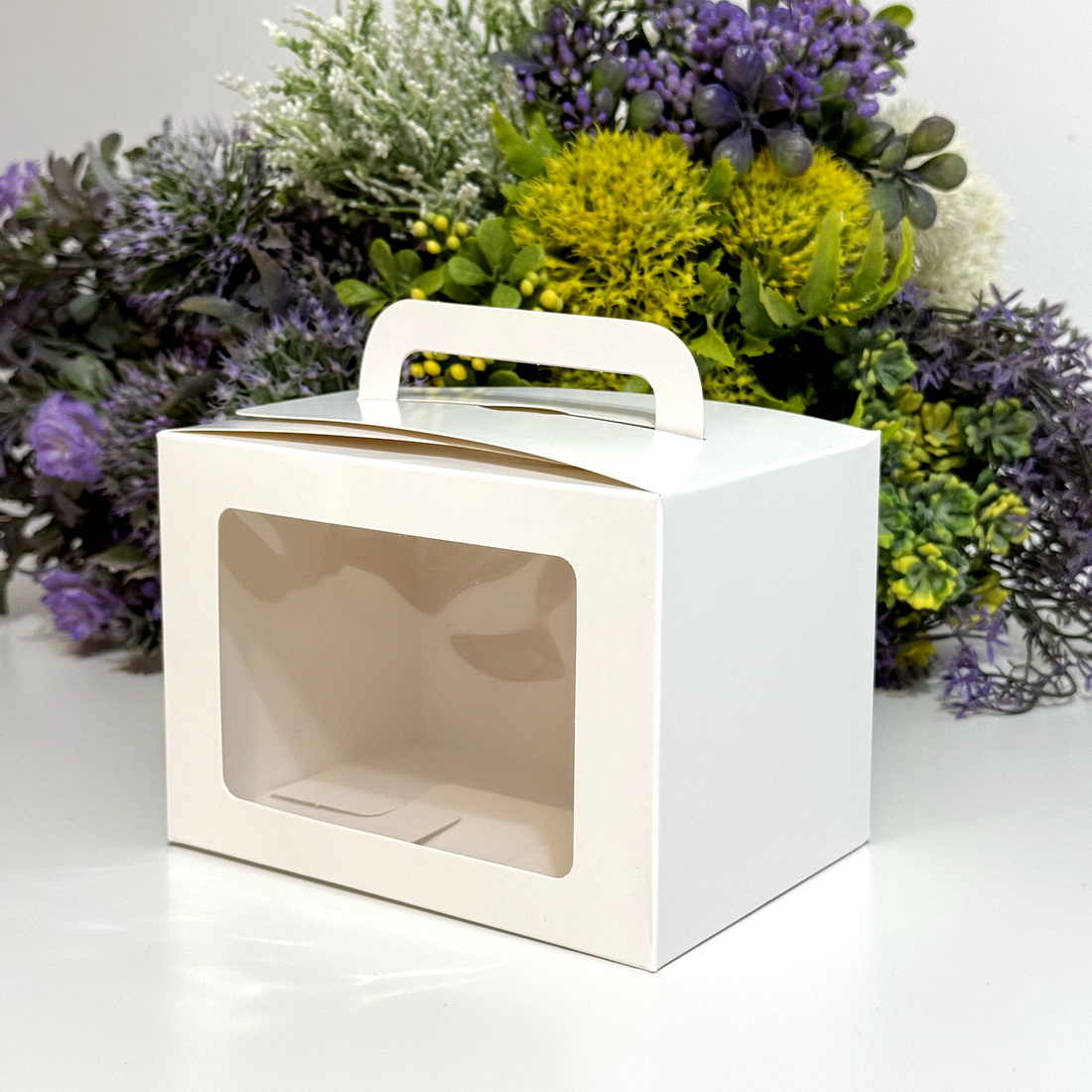 Cutie din carton alba cu fereastra si maner 14cm x 10cm x 10cm [2]