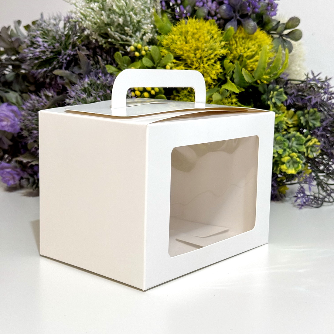 Cutie din carton alba cu fereastra si maner 14cm x 10cm x 10cm [3]