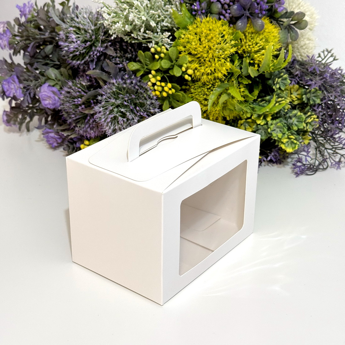 Cutie din carton alba cu fereastra si maner 14cm x 10cm x 10cm [5]
