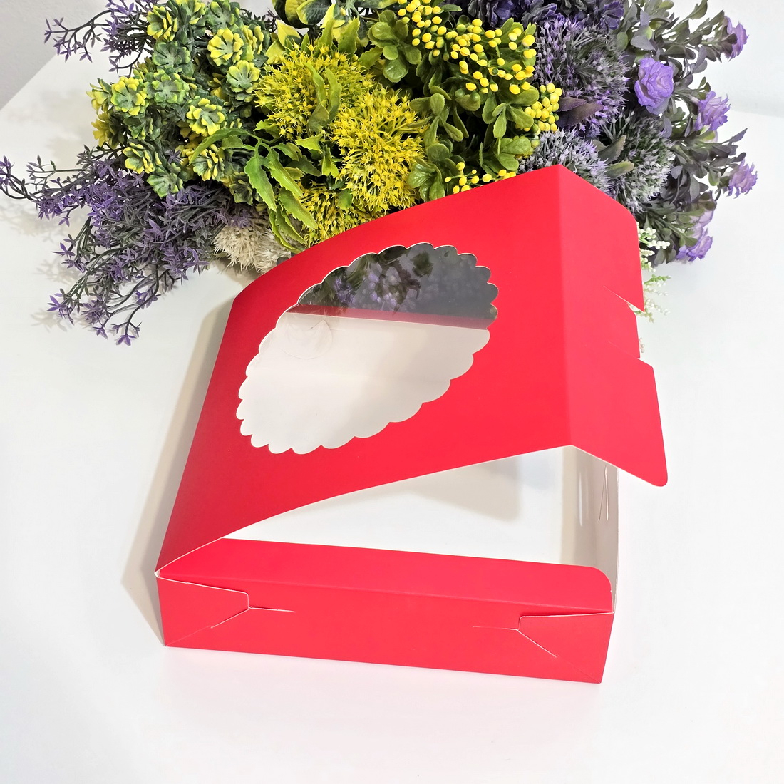 Cutie din carton rosie cu fereastra 20cm x 20cm x 5cm [6]