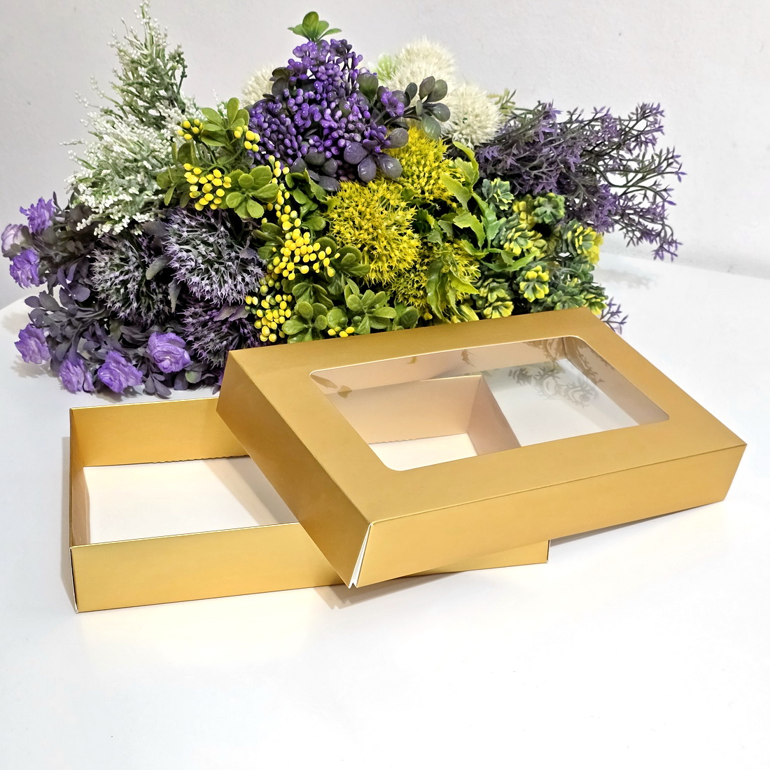 Cutie din carton aurie cu fereastra 25cm x 15cm x 4cm [3]