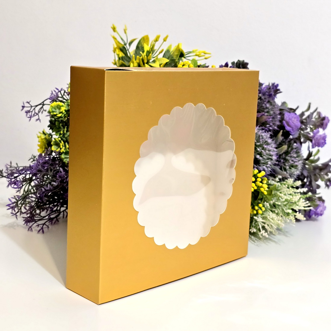 Cutie din carton aurie cu fereastra 20cm x 20cm x 5cm [3]
