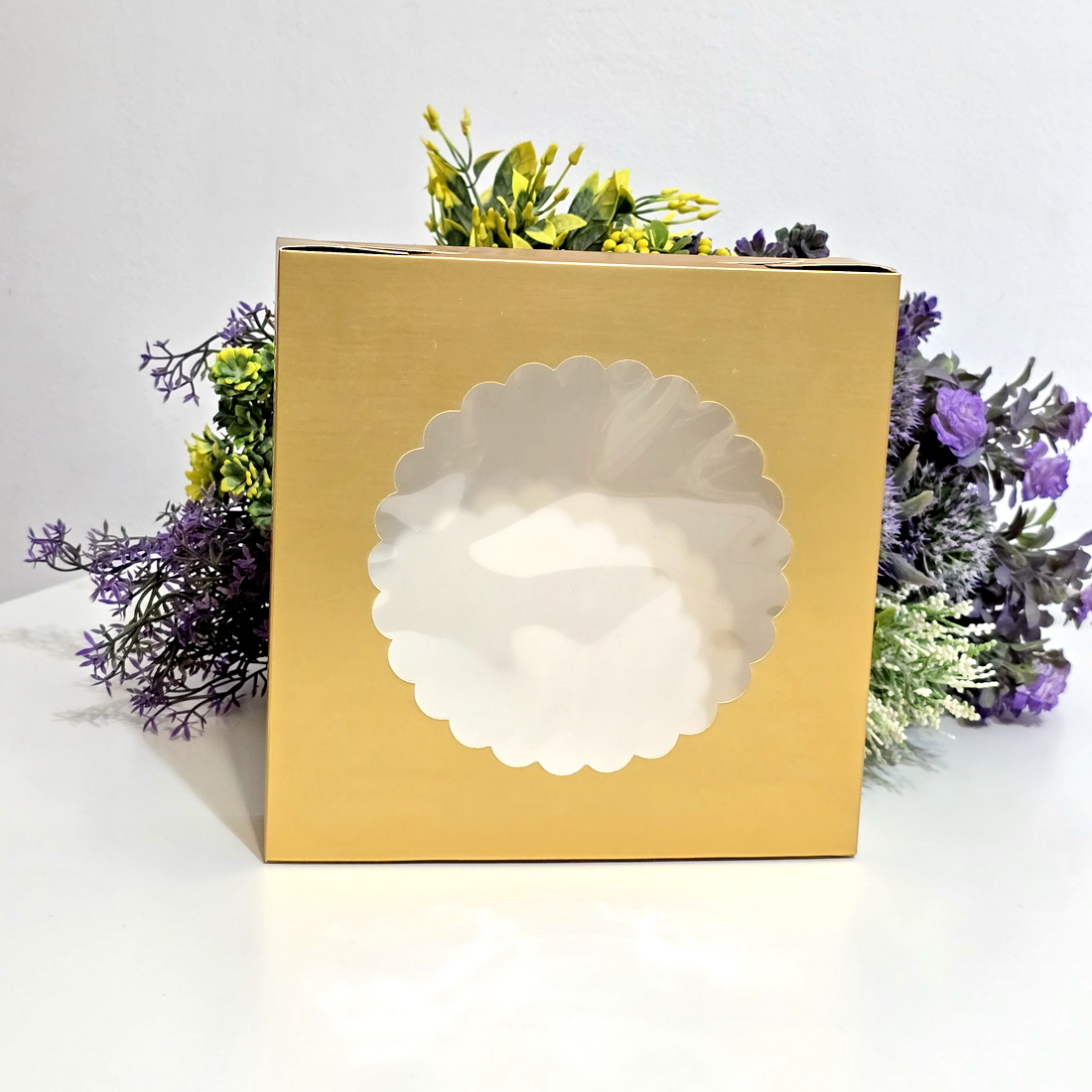 Cutie din carton aurie cu fereastra 20cm x 20cm x 5cm [5]