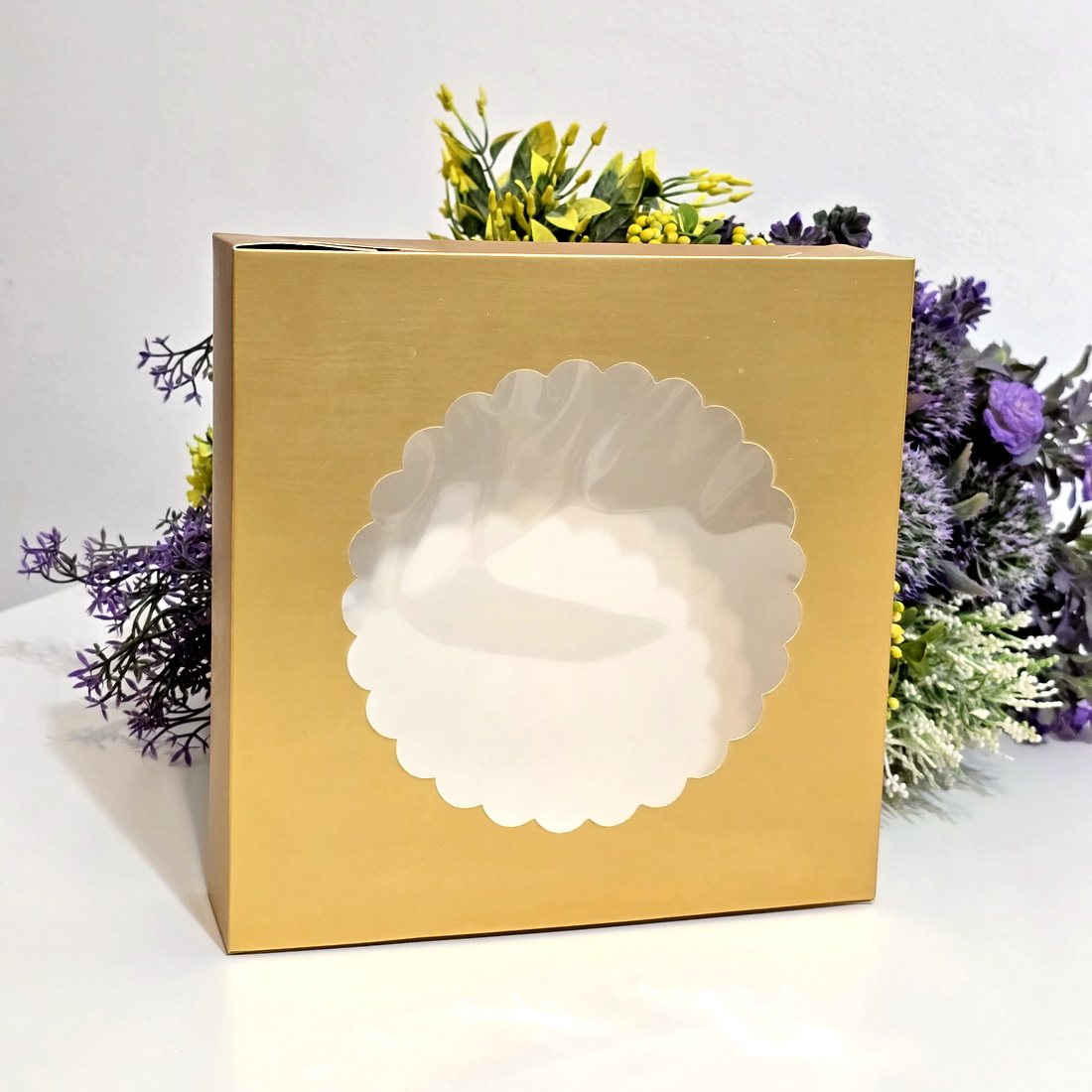 Cutie din carton aurie cu fereastra 20cm x 20cm x 5cm [2]