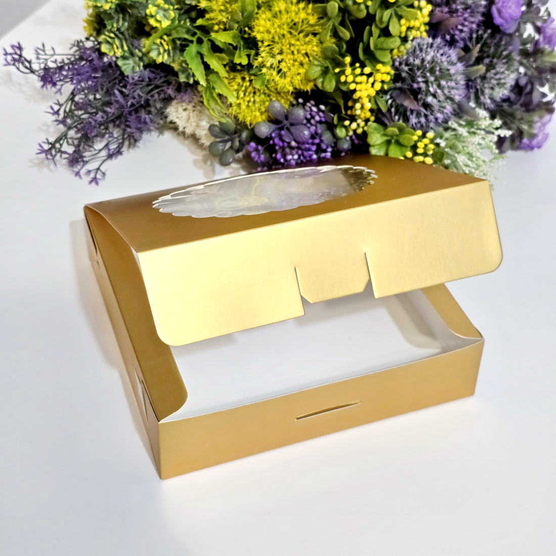 Cutie din carton aurie cu fereastra 20cm x 20cm x 5cm [6]