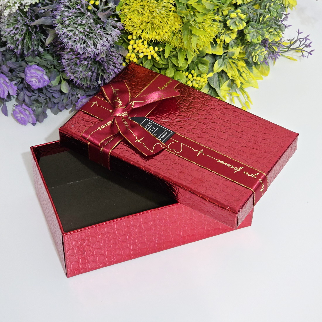 Cutie din carton rosu cu funda 23cm x 16cm x 10cm [6]