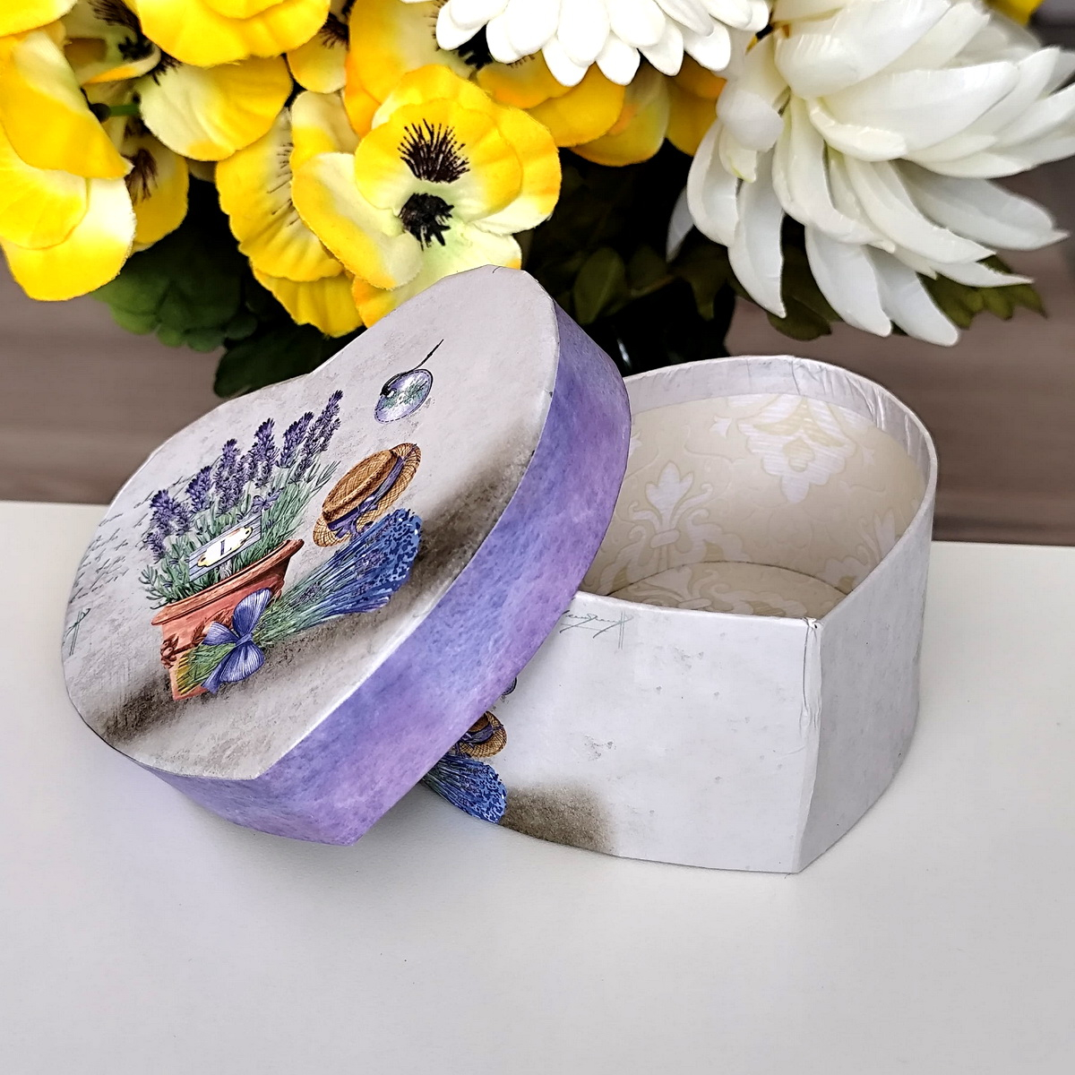 Cutie din carton inima model lavanda 11cm x 9cm x 5cm [4]