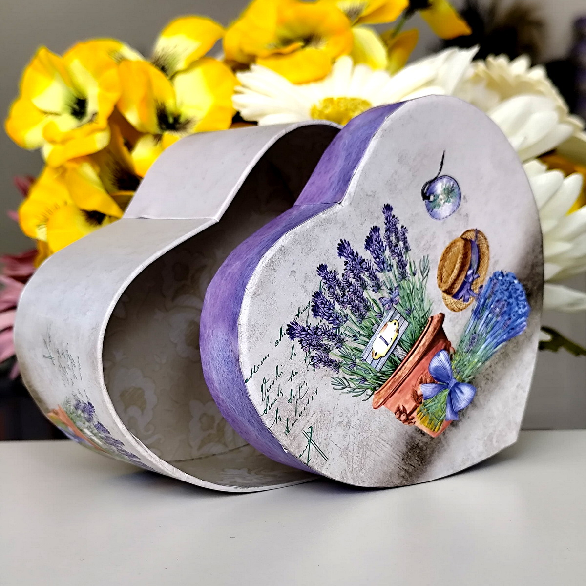 Cutie din carton inima model lavanda 11cm x 9cm x 5cm [5]