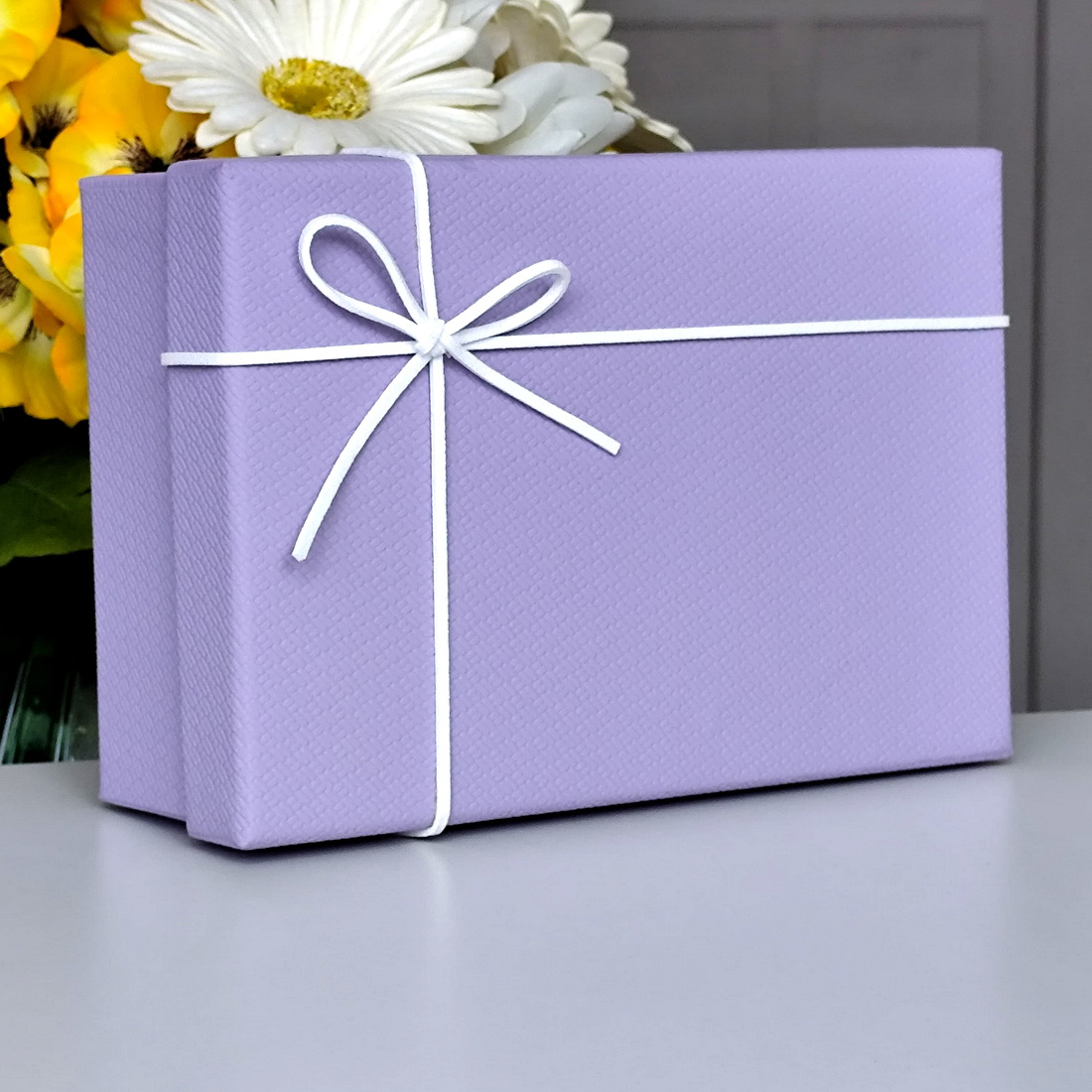Cutie din carton mov cu funda alba 19cm x 13cm x 7cm [4]