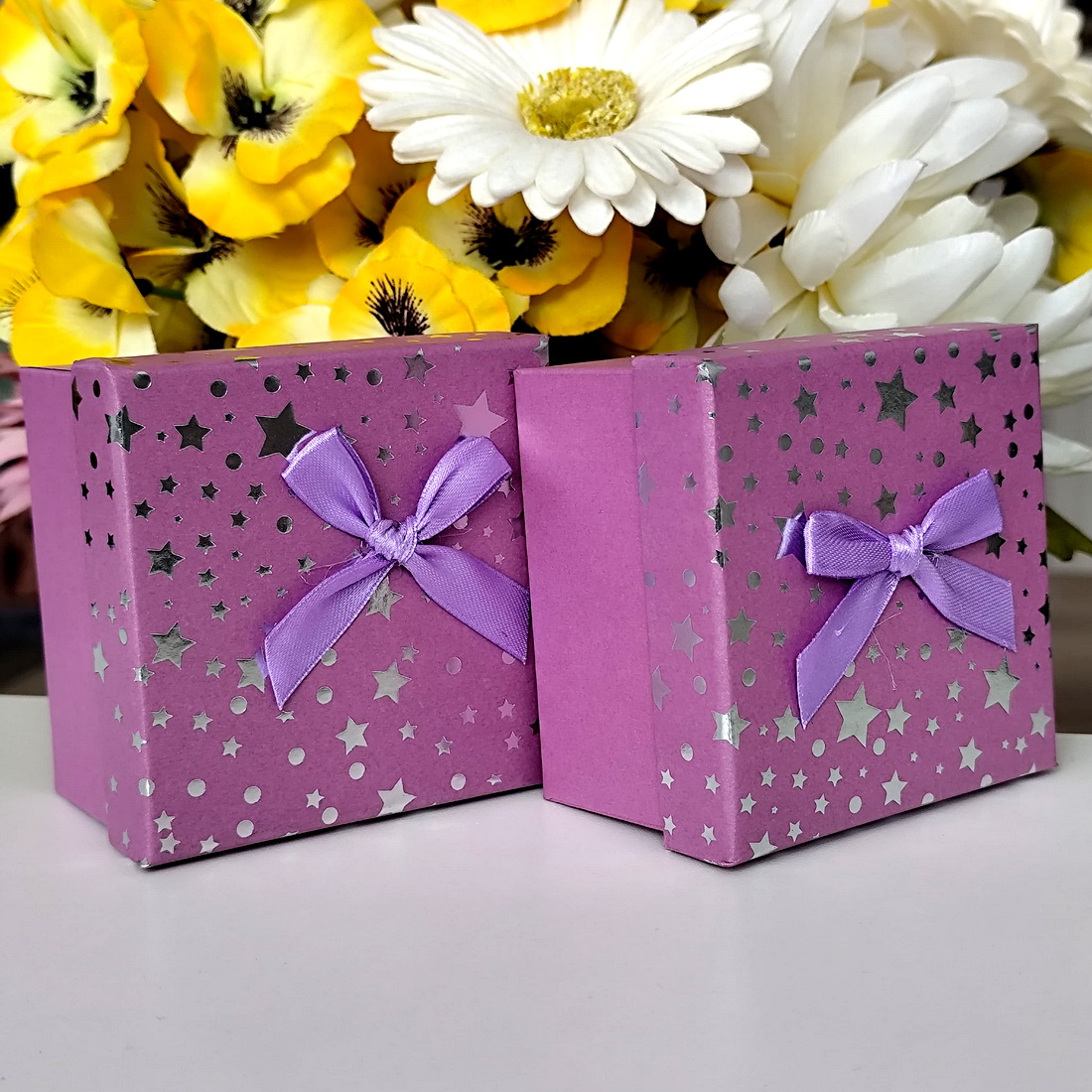 Cutie din carton mov cu funda si stelute 8.5cm x 8.5cm x 5.5cm [8]