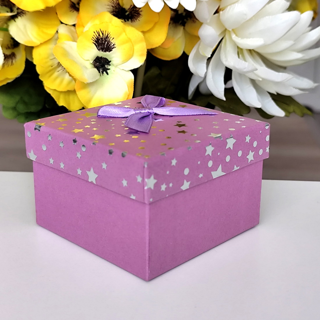 Cutie din carton mov cu funda si stelute 8.5cm x 8.5cm x 5.5cm [3]
