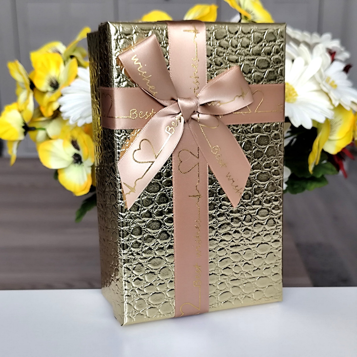 Cutie din carton auriu cu funda 19cm x 12cm x 7cm [3]