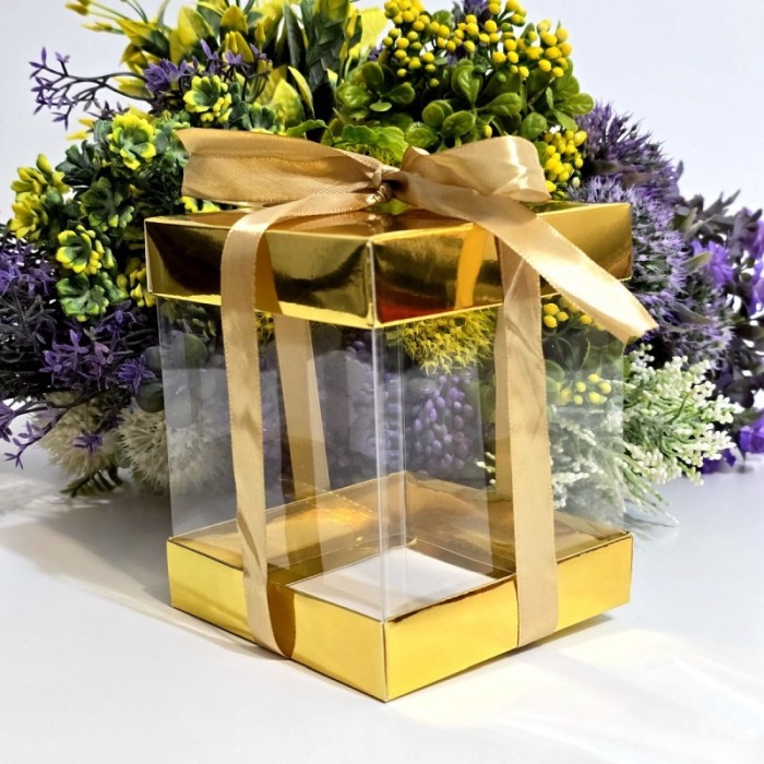 Cutie din plastic transparent cu capac din carton auriu si funda 12cm x 10cm x 10cm [3]