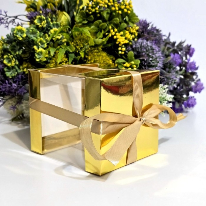 Cutie din plastic transparent cu capac din carton auriu si funda 12cm x 10cm x 10cm [5]