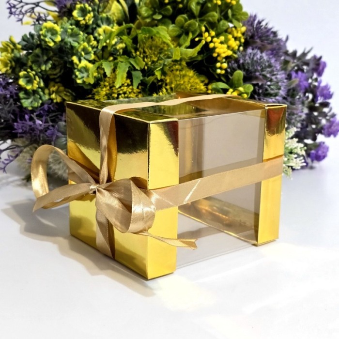 Cutie din plastic transparent cu capac din carton auriu si funda 12cm x 10cm x 10cm [4]