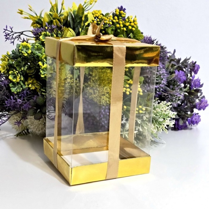 Cutie din plastic transparent cu capac din carton auriu si funda 15cm x 10cm x 10cm [3]