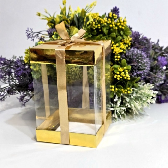 Cutie din plastic transparent cu capac din carton auriu si funda 15cm x 10cm x 10cm [5]