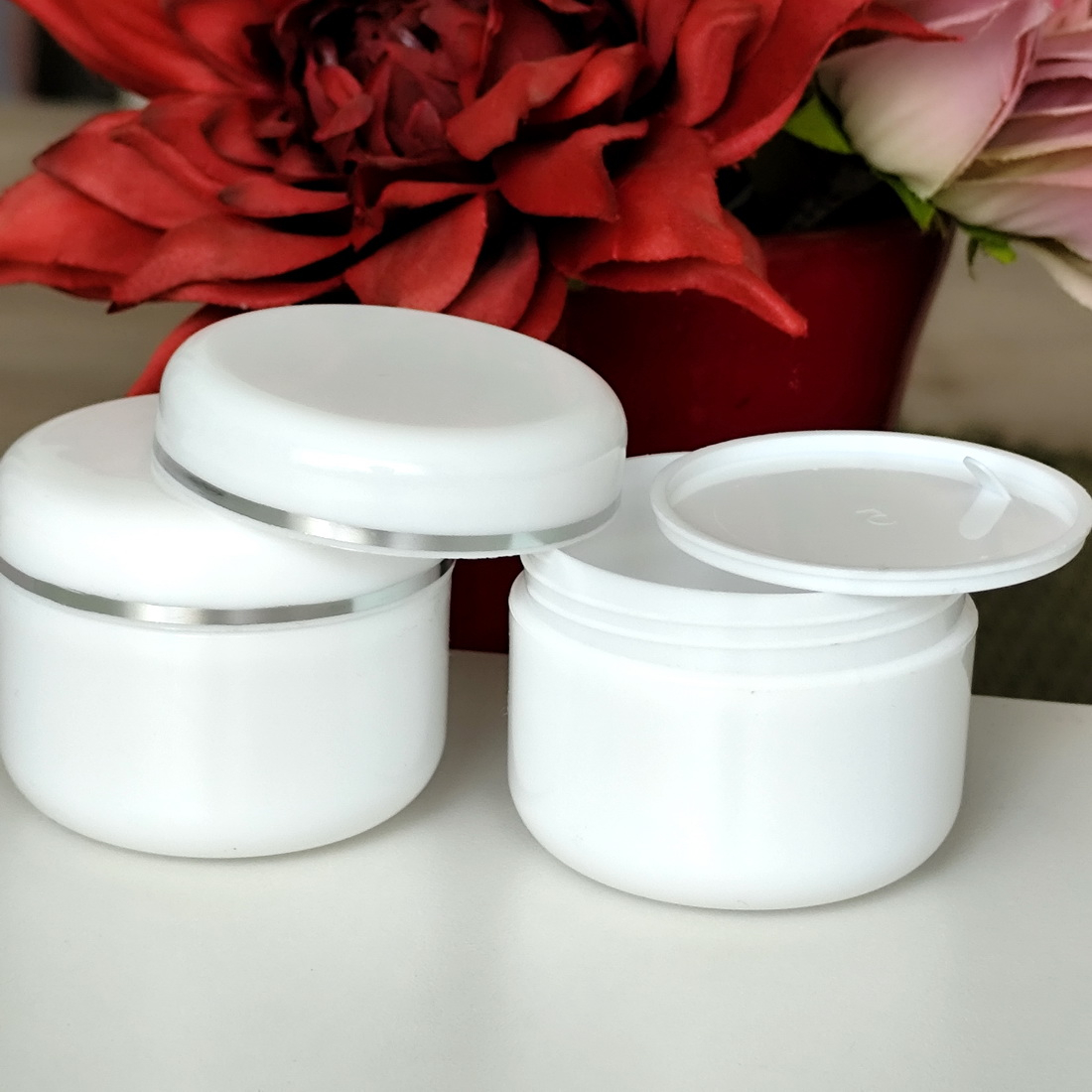 Cutii albe din plastic 50g [2]