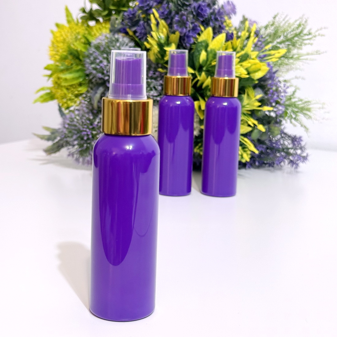 Flacon mov 100 ml cu pulverizator mov tip spray cu inel auriu [5]