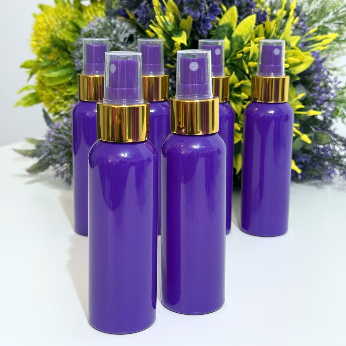 Set 50 flacoane mov 100 ml cu pulverizator mov tip spray cu inel auriu [4]