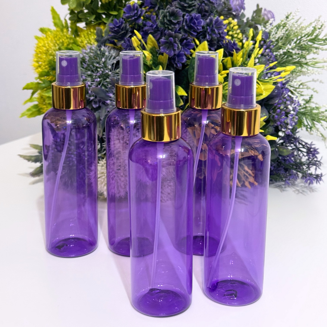 Flacon mov 200 ml cu pulverizator tip spray cu inel auriu [4]