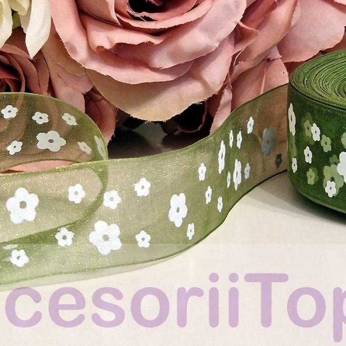 Panglica organza verde cu flori albe rola [3]
