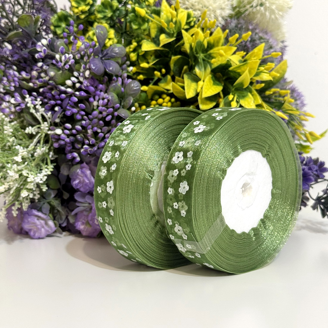 Panglica organza verde cu flori albe rola [2]