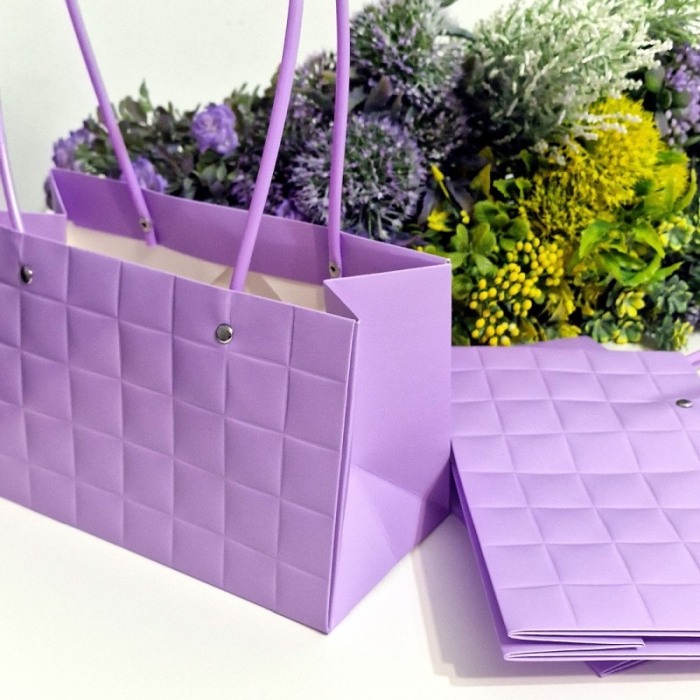 Pungi din carton plastifiat mov cu manere din plastic 22cm x 13,5cm [7]